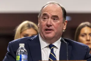 पश्चिम एशिया संकट के बीच अमेरिकी नौसेना प्रमुख ने दिया त्यागपत्र, राष्ट्रपति डोनाल्ड ट्रंप के साथ थे अच्छे संबंध : युद्ध विभाग ने की पुष्टि