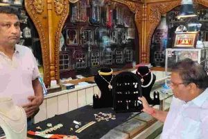 जयपुर के सर्राफा बाजार में पहले दिन खरीदारी सुस्त, ज्वैलरी कंपनियों के शेयरों में गिरावट