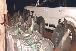 मादक पदार्थ तस्करों ने नाकाबंदी तोड़ पुलिस पर की आठ राउंड फायरिंग, एक करोड़ का डोडा चूरा जब्त