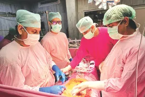एसएमएस अस्पताल के चिकित्सकों ने किया कमाल : लिवर, किडनी और आंत में 45 मिनट तक खून की सप्लाई रोककर हार्ट की तीन सर्जरी की एक साथ