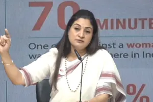 भाजपा शासन में महिलाओं के खिलाफ बढ़े अपराध : दुष्कर्मियों को बचा रही धामी सरकार, अलका लांबा ने कहा- 10वीं में पढ़ने वाली एक  बच्ची के साथ रेप; पीड़िता पर दबाव बना रही पुलिस