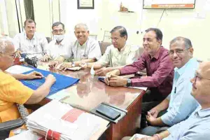 शिक्षा मंत्री से वार्ता के बाद शिक्षक आंदोलन स्थगित, ग्रीष्मावकाश 28 जून तक बढ़ाने पर सहमति