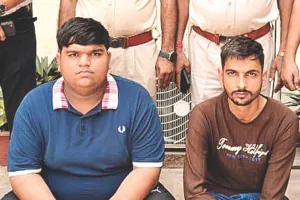 घूमने आए पर्यटकों की कार चोरी : पुलिस ने 2 आरोपियों को किया गिरफ्तार, वाहन बरामद