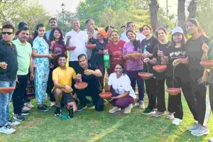 भीषण गर्मी में परिंदों के दाना और पानी के लिए चलाया अभियान, सिटीपार्क में बांधे पंछियों के लिए 51 परिन्डे