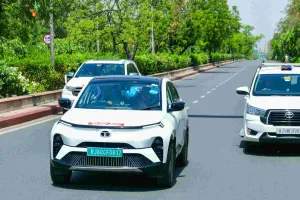 स्वच्छ ऊर्जा और हरित परिवहन को बढ़ावा देने की दिशा में मुख्यमंत्री की महत्वपूर्ण पहल, ईवी से पहुंचे एनर्जी कॉन्क्लेव