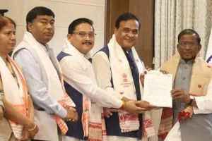 हिमंता सरमा ने राज्यपाल से की मुलाकात : सरकार बनाने का दावा पेश किया, कहा- समृद्ध असम की यात्रा को अधिक गतिशील बनाने के लिए एक बार फिर से प्रतिबद्ध