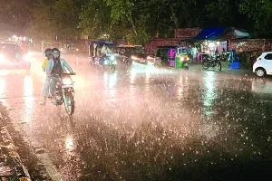 प्रदेश में बदला मौसम : देर शाम तेज आंधी के साथ बारिश, कई जिलों में पलटी मार सकता है मौसम