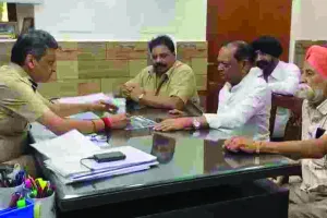 एकतरफा यातायात का विरोध, जयपुर व्यापार महासंघ ने ट्रैफिक डीसीपी को सौंपा मांग पत्र  