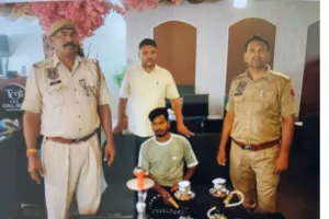 कैफे की आड में अवैध हुक्का बार, कैफे मैनेजर गिरफ्तार फ्लेवर में छुपा जहर, सेहत पर कहर 