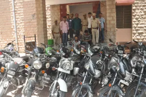 जयपुर में बाइक चोर गिरोह का पर्दाफाश, दो आरोपी गिरफ्तार; 10 चोरी की मोटरसाइकिलें बरामद