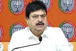 रामचन्द्र राव का बड़ा हमला: टीएमसी और कांग्रेस पर संविधान-लोकतंत्र का अपमान करने का लगाया आरोप, ममता बनर्जी के समर्थन को लेकर राहुल पर साधा निशाना