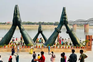 नमो घाट पर सुरक्षा गार्डों की गुंडागर्दी: घूमने आए पर्यटकों के साथ मारपीट;  एक की मौत, दो अन्य घायल, चार शख्स गिरफ्तार