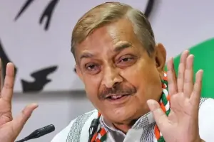 पेट्रोल-डीज़ल की क़ीमतों में हुए इज़ाफ़े पर कांग्रेस का हमला: सरकार को बताया 'महंगाई मैन', कहा- पेट्रोल का शतक पूरा