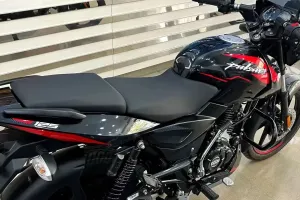बजाज ऑटो ने निकाला ऑफर, पल्स रपर मिलेगी विशेष छूट