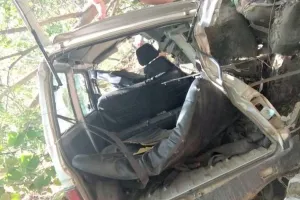 उत्तराखंड में भीषण सड़क हादसा : अनियंत्रित कार खाई में गिरी, 3 लोगों की मौत, अन्य 3 घायल