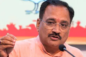 भाजपा के दिल्ली प्रदेशाध्यक्ष सचदेवा ने की विवेक विहार अग्निकांड के पीड़ितों से मुलाकात: हर संभव मदद का दिया आश्वासन, लोगों के शीध्र स्वस्थ होने की कामना की