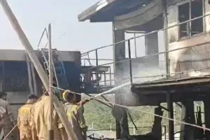 नोएडा में भयावह हादसा : लेबर कैंप में गैस लीकेज से लगी भीषण आग, रेस्क्यू ऑपरेशन शुरू
