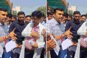 जेएलएन अस्पताल में हटाए गए 227 नर्सिंग ऑफिसरों का तीसरे दिन भी धरना जारी, खून से लिखा मांग-पत्र सौंपा