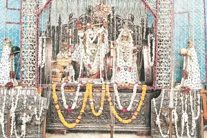 सोमवती अमावस्या पर छोटीकाशी रही भक्ति में लीन : मंदिरों में विशेष पूजा-अर्चना और श्रद्धालुओं की भारी भीड़ उमड़ी