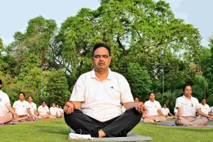 मुख्यमंत्री ने योगाभ्यास कर स्वस्थ जीवन का दिया संदेश, कहा- योग केवल व्यायाम नहीं, बल्कि स्वस्थ शरीर, शांत मन और संतुलित जीवन का आधार 