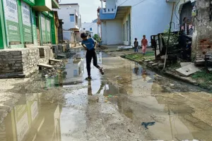 बन्धया बालाजी क्षेत्र में नाली जाम : सड़क क्षतिग्रस्त, आवागमन हो रहा प्रभावित