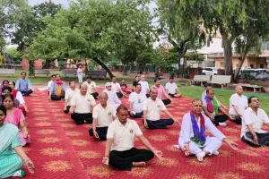 आदर्श नगर मंडल द्वारा जनता कॉलोनी जनता पार्क में मनाया गया अंतर्राष्ट्रीय योग दिवस
