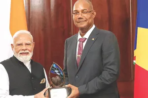 हिन्द महासागर भारत-सेशेल्स संबंधों का स्तम्भ: पीएम मोदी बोले- इसकी सुरक्षा और समृद्धि हमारी जिम्मेदारी, यूपीआई और स्वास्थ्य क्षेत्र में समझौते