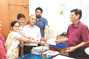 नियमितीकरण की मांग, मनरेगा संविदाकर्मियों ने किया दो दिवसीय सामूहिक अवकाश का ऐलान