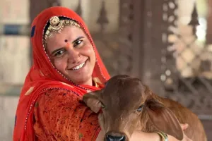 सोशल मीडिया ट्रोलिंग से परेशान इन्फ्लूएंसर अनीता ने खाया जहर, फेसबुक पर लिखा भावुक पोस्ट  
