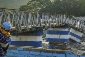बंगाल में भारी बारिश से बहा दूधिया पुल : सिलीगुड़ी-मिरिक के बीच टूटा संपर्क, अलर्ट जारी