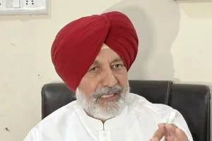 सिद्धू का आप पर हमला : सरकार पर लगाया बिल्डरों से ₹1000 करोड़ का बकाया न वसूलने का आरोप, स्पष्टीकरण की मांग