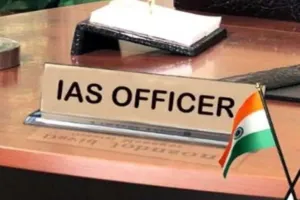 पश्चिम बंगाल में बड़ा प्रशासनिक फेरबदल, 18 आईएएस अधिकारियों के तबादले