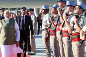 जी-7 शिखर सम्मेलन: एवियन पहुंचे पीएम मोदी, राष्ट्रपति पार्मेलिन से की मुलाकात, फ्रांस G7 समिट में होंगे शामिल