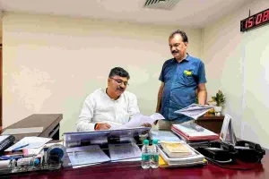 मानसून सत्र की तैयारी में जुटी कांग्रेस, नेता प्रतिपक्ष टीकाराम जूली ने विधानसभा में किया कामकाज