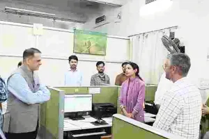 मुख्य सचिव ने सचिवालय के तीन प्रमुख विभागों का किया औचक निरीक्षण, राजकाज पोर्टल और संसाधनों की समीक्षा 