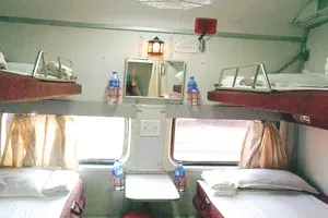 रेल के एसी डिब्बों से चादरें-तकिये और कंबल चोरी, जयपुर में तौलिए सर्वाधिक गायब