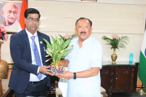 साइबर फ्रॉड से बचाव के लिए जागरूकता अभियान चलाए एसबीआई : देवनानी