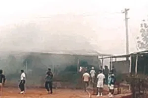 आर्मी कैंटीन में भीषण आग से भारी नुकसान, 1 घंटे की मशक्कत के बाद आठ दमकलों ने पाया आग पर काबू