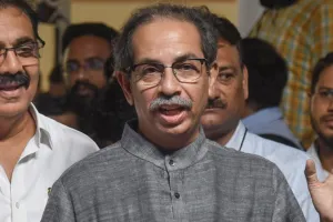 महाराष्ट्र सियासत में उथल-पुथल: शिवसेना (यूबीटी) में नेताओं के पार्टी छोड़ने से गहराया संकट, उद्धव ने ‘मातोश्री’ पर बुलाई आपात बैठक 