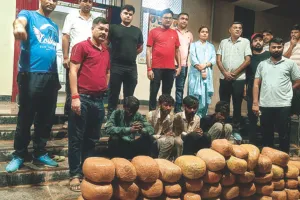 अंतरराज्यीय ड्रग तस्करी नेटवर्क का पदार्फाश : पिकअप से 75 लाख का गांजा बरामद, चार तस्कर गिरफ्तार