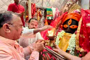 देवनानी ने कोलकाता के ऐतिहासिक कालीघाट मंदिर में किए माँ काली के दर्शन-पूजन