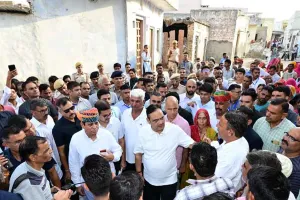 भजनलाल शर्मा ने किसानों से प्राकृतिक खेती अपनाने का किया आह्वान : ग्रामीणों की समस्याओं को गंभीरता से सुना, योजनाओं के क्रियान्वयन का लिया फीडबैक