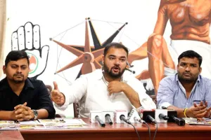 दिल्ली में छाए 'धन्यवाद राहुल गांधी' के होर्डिंग, युवा कांग्रेस बोली- छात्रों के संघर्ष और नेतृत्व की ऐतिहासिक जीत