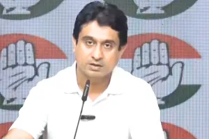 संसद मार्च के बीच पत्थरों से भरा ट्रक कैसे पहुंचा? कांग्रेस ने केंद्र सरकार और दिल्ली पुलिस को घेरा