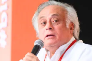 कांग्रेस का केंद्र पर बड़ा हमला: 'न्यूनतम सुशासन,अधिकतम लीपापोती' है सरकार की नीति, जयराम ने कहा- ना खाऊँगा, ना खाने दूँगा के दावे की वास्तविकता उजागर 