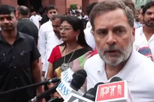 राहुल गांधी का केंद्र पर बड़ा हमला: छात्रों के मुद्दे पर संसद में चर्चा टालना अनुचित, बोले- छात्रों पर लाठीचार्ज और मारपीट के लिए सरकार माफी मांगनी चाहिए