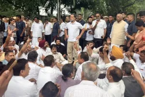 राहुल गांधी का केंद्र सरकार पर हमला, बोले-छात्रों पर लाठीचार्ज बंद करो, शिक्षा मंत्री दें इस्तीफा 
