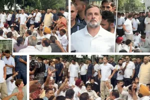 छात्रों पर लाठीचार्ज के खिलाफ विपक्ष का हल्लाबोल: धरने पर बैठे राहुल-प्रियंका, शिक्षा मंत्री के इस्तीफे की मांग