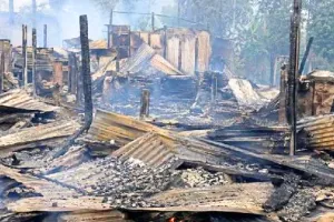 मणिपुर में फिर भड़की हिंसा : हथियारबंद बदमाशों ने गांव के 9 घर फूंके, रात के अंधेरे में बरसाई गोलियां
