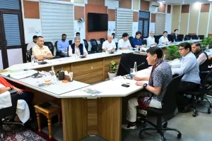 सीएम ने ली बैठक :  त्योहारों पर सुरक्षा में नहीं रहे कोई चूक, प्रभावी कार्ययोजना से संभालें व्यवस्था
